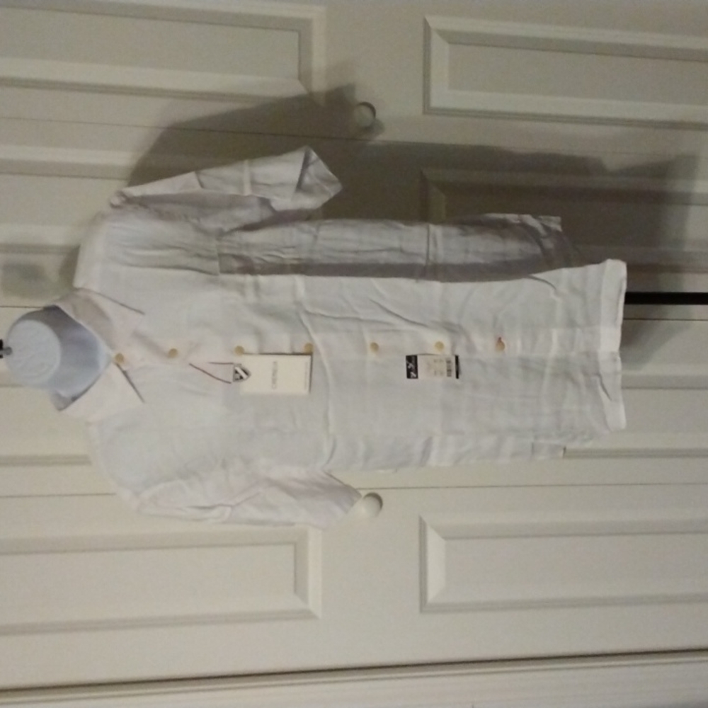 Cremieux, Large and white